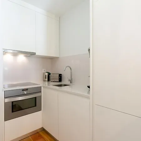 דירה Flat With Cozy Balcony In The Heart Of Center *