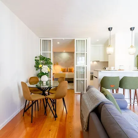 Flat With Cozy Balcony In The Heart Of Center * Порту