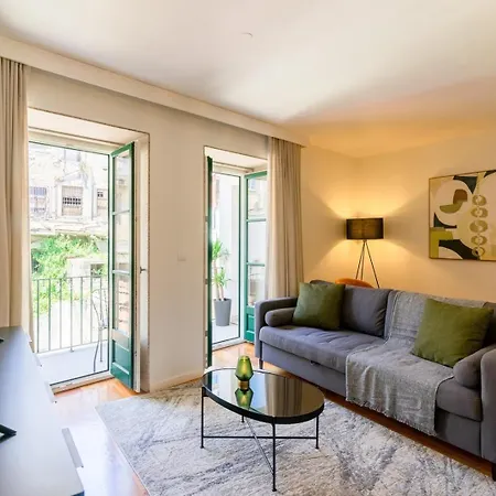 Flat With Cozy Balcony In The Heart Of Center Апартаменты *