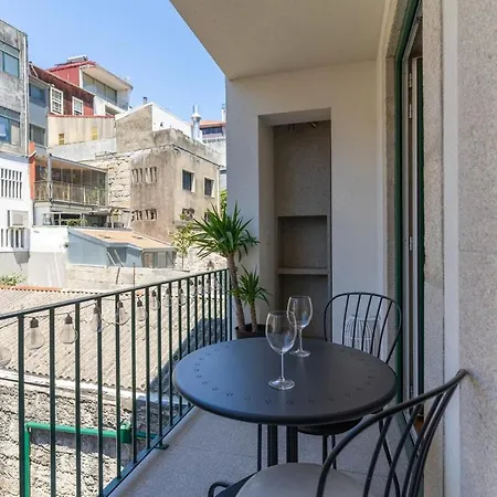 דירה Flat With Cozy Balcony In The Heart Of Center *