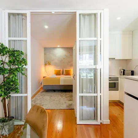 Flat With Cozy Balcony In The Heart Of Center