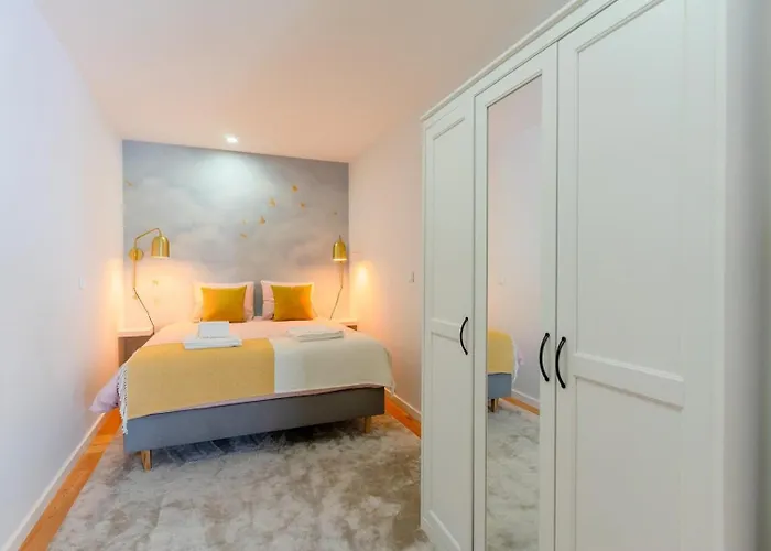 Flat With Cozy Balcony In The Heart Of Center